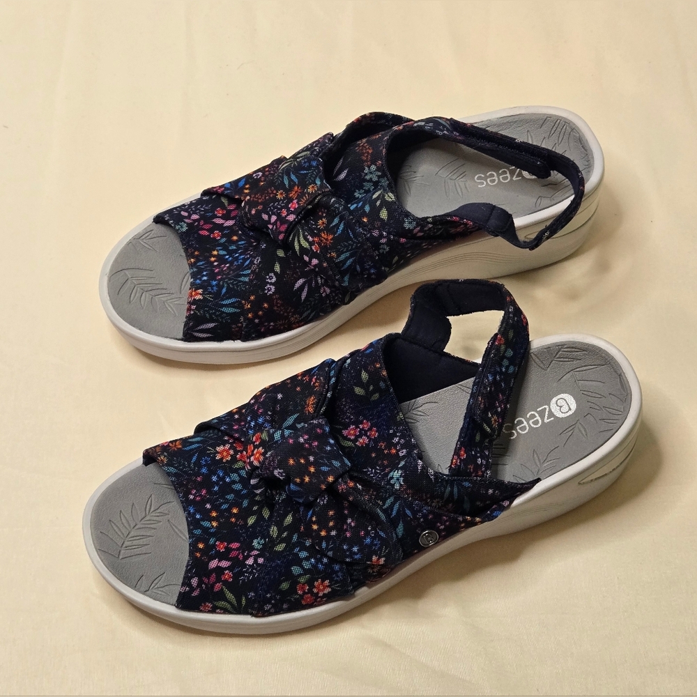 Bzees Daisy Slingback Sandal Navy Floral Women's Size 9.5M Comfort Open Toe